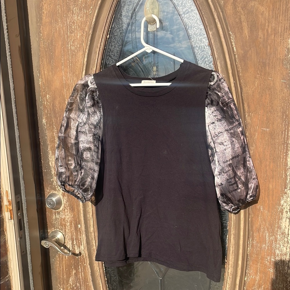 Occasion puff sheer sleeve top!Large